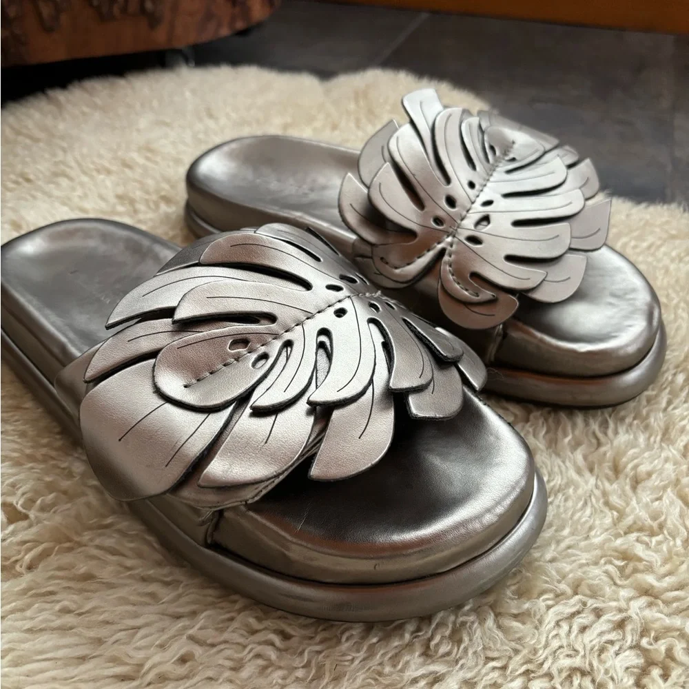 FARM Rio Monstera Slides - Picture 3 of 12